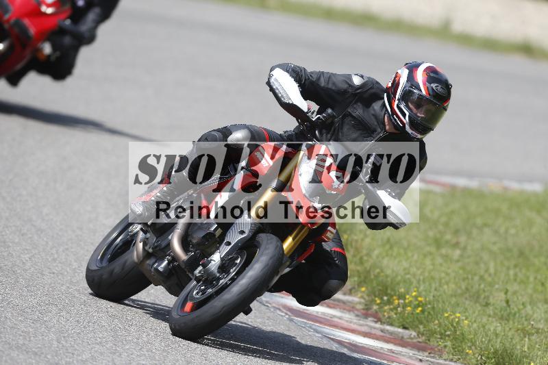 /27 12.06.2025 Ducati Schweiz Trackday Warmup  ADR/blau-bleu/24